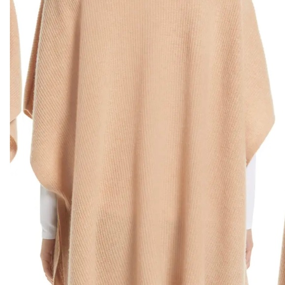 Womens Cape - Picture 3 of 7